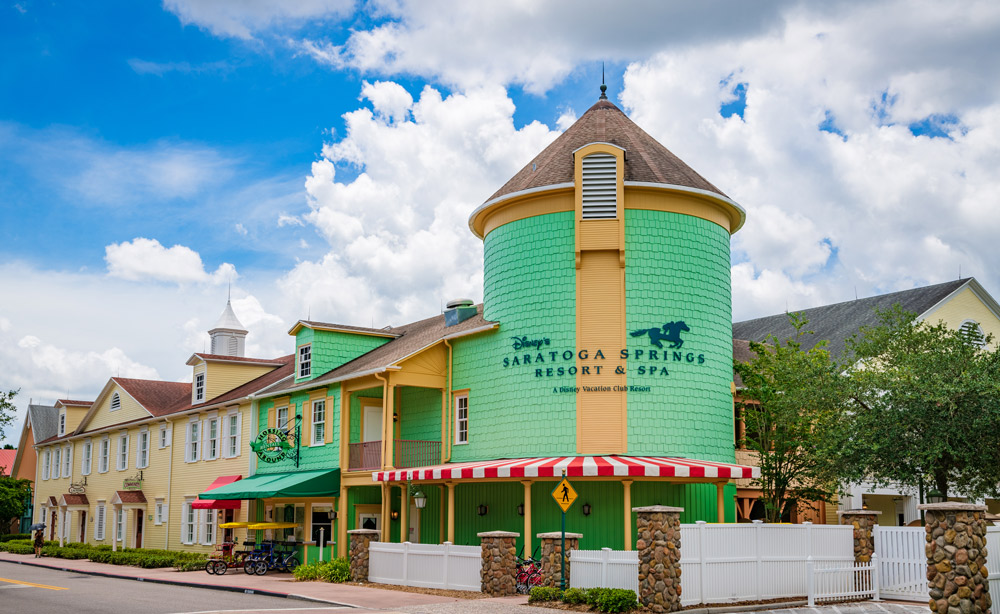 Saratoga Springs Resort Dining: Every Restaurant and the Disney Springs Boat