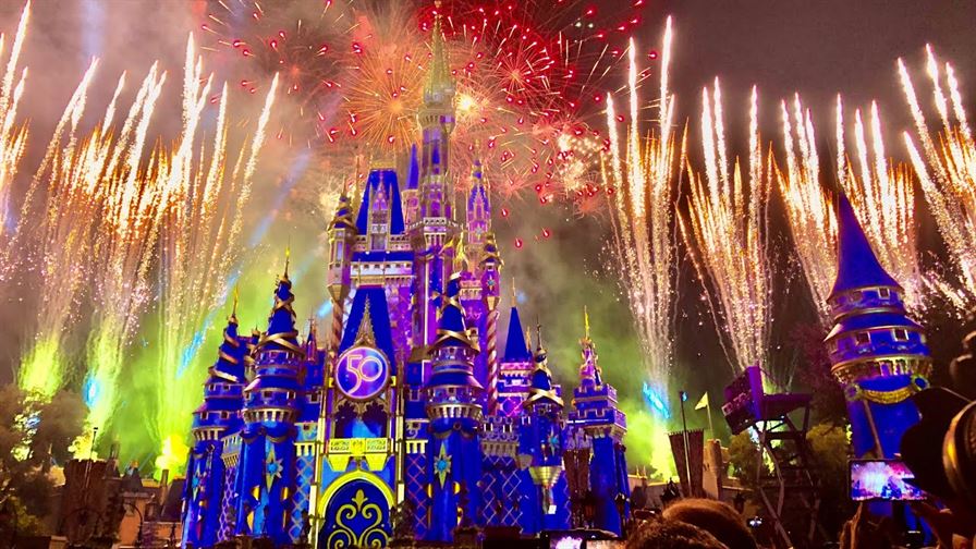 disney-nighttime-fireworks-live-shows--fun