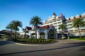 How do I accept an offer on DVC Sales?